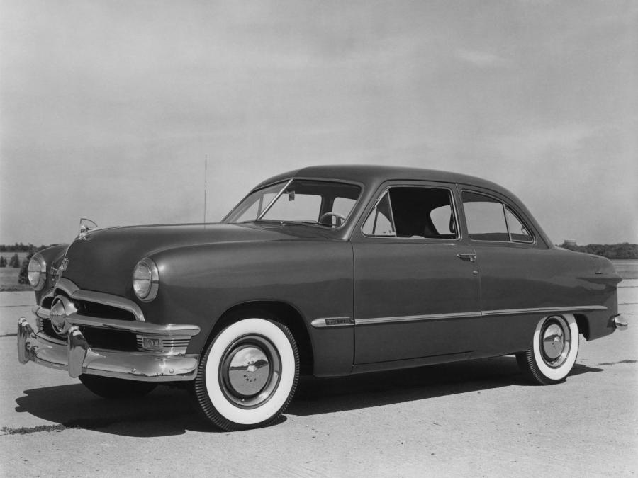 Ford Custom DeLuxe Tudor Sedan '1950